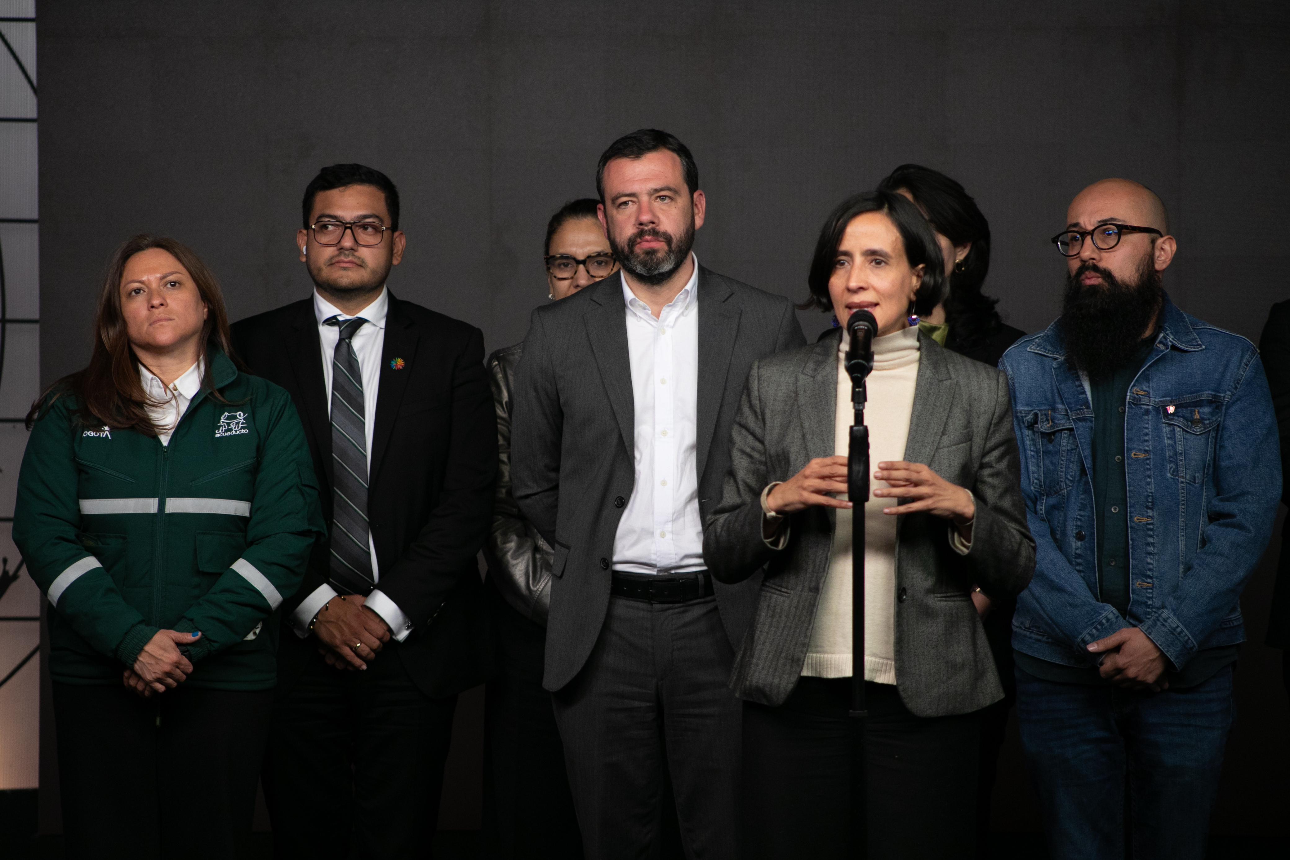 Ministra de Ambiente, Susana Muhamad anuncia los resultados de la reunión con el Distrito.