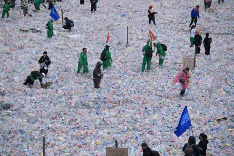 “Manipulan el precio del plástico”: recicladores que luchan por su oficio