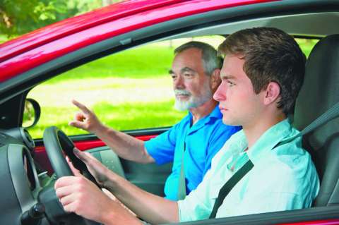 ¿Cuándo soltarles el carro a los hijos?