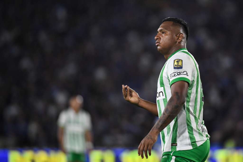 Jugador de Atlético Nacional durante el compromiso ante Millonarios en el Estadio El Campin de Bogotá
