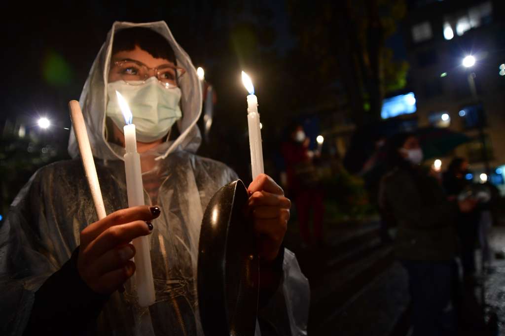 Velatón que se llevó a cabo en la zona del Parkway, en honor a las víctimas que ha dejado el Paro Nacional.