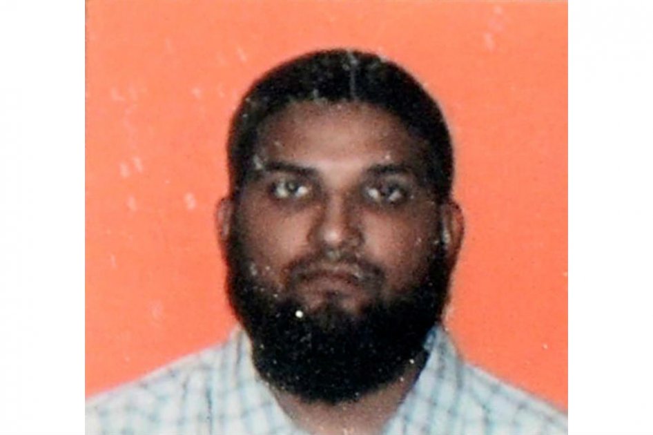 Esta foto de carné es de Syed Farook, uno de los atacantes. / EFE