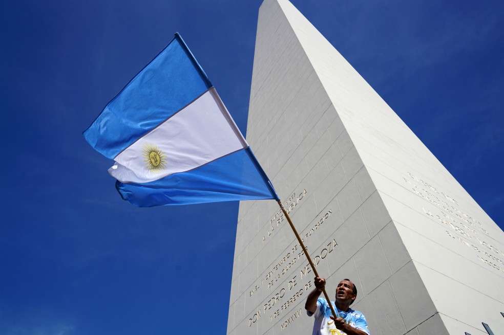 Argentina subió en más de 40% su tasa de interés. / Bloomberg.