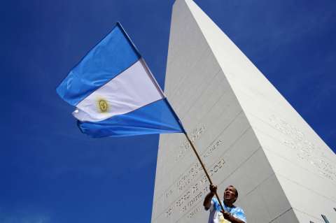 Alza de tasas podría ser el camino para las divisas de países emergentes