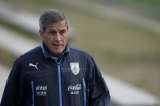 Tabárez entregó nómina de Uruguay para partido contra Colombia
