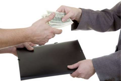 "Nivel de corrupción en la sociedad influye en honestidad del ciudadano": estudio