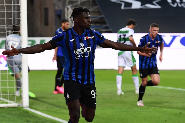 La Juventus piensa en Duván Zapata para reemplazar a Higuaín
