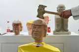 Golpear un maniquí de Trump con un martillo, un remedio para el estrés en China