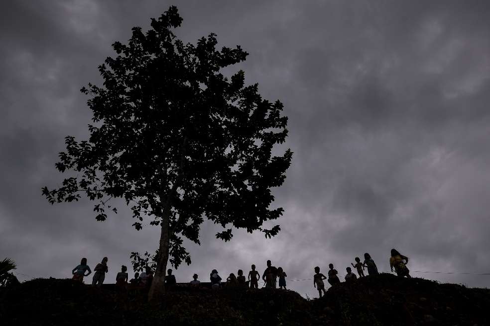 Otra de las más grandes preocupaciones de los emberas son las exploraciones en busca de minerales en sus territorios por grandes multinacionales, como la Muriel Mining Corporation.Mauricio Alvarado.Amenaza paramilitarHace seis días, en Nuevo Cañaveral, una de las comunidades de este resguardo, cerca del corregimiento de Pavarandó, los emberas recibieron información sobre la planeación de una incursión armada a su territorio por parte de integrantes de los paramilitares que se autodenominan Autodefensas Gaitanistas de Colombia (Agc).