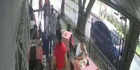 Robaron a dos futbolistas en un restaurante en el sur de Cali