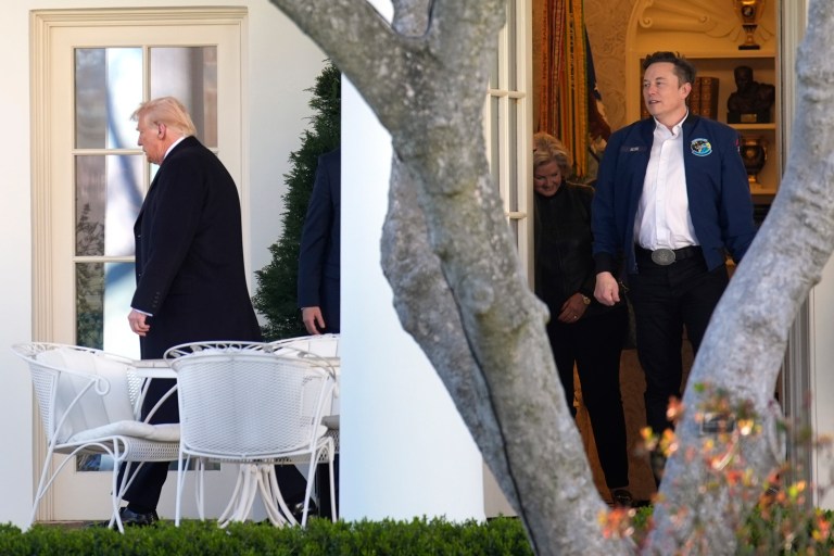 Trump sigue viendo más ventajas que inconvenientes en Musk