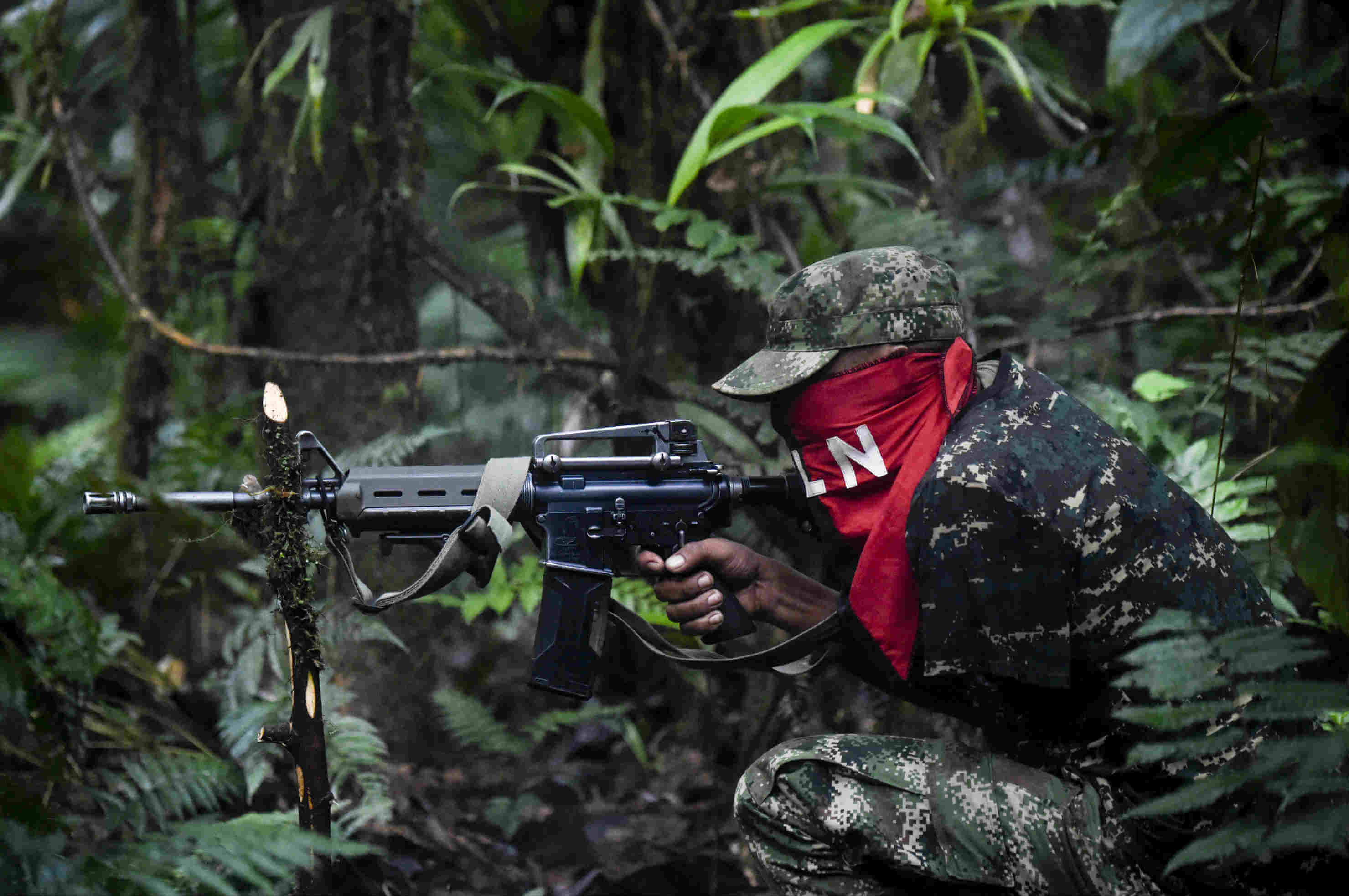 Los líderes guerrilleros deberían atender los llamados y dar muestras de voluntad de paz. Su terquedad y arrogancia, que venimos denunciando desde que se sentaron a dialogar con la administración de Juan Manuel Santos, están alargando un conflicto que no debería seguir atormentando a los colombianos. / Foto: AFP