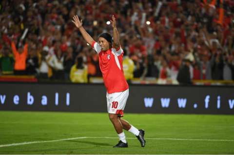 La fiesta de Ronaldinho en El Campín