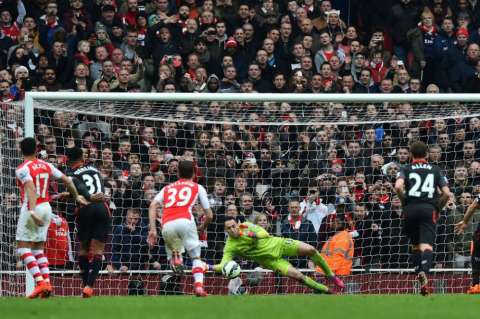 Arsenal ganó y se acerca a Chelsea