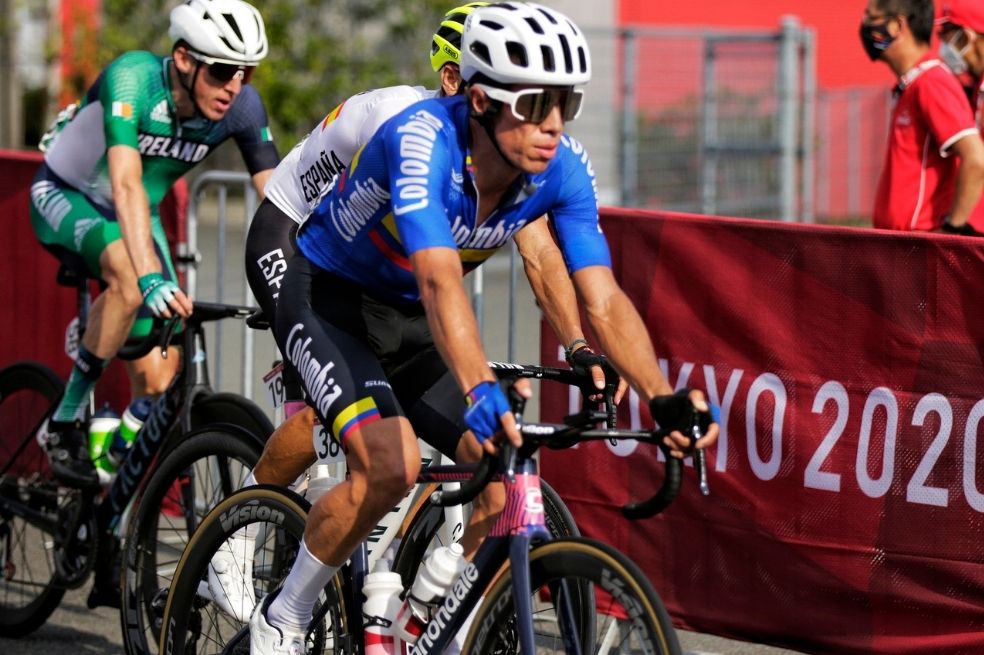 Rigoberto Urán en la prueba de ciclismo de ruta en Tokio