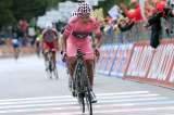 Nairo Quintana ganó la cronoescalada y se afianza primero en el Giro