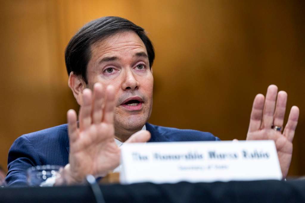 WASHINGTON (United States), 28/01/2026.- US Secretary of State Marco Rubio testifies before a Senate Foreign Relations Committee hearing to examine US policy towards Venezuela on Capitol Hill in Washington, DC, USA, 28 January 2026. Bipartisan lawmakers have voiced concerns over the US administration's operations in Venezuela, including the capture of Venezuelan President Nicolas Maduro and his wife. EFE/EPA/SHAWN THEW