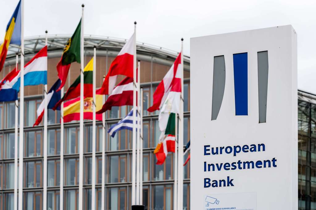 El Banco Europeo de Inversiones abre una oficina en Bogotá para atender a Latinoamérica. / Bloomberg News.