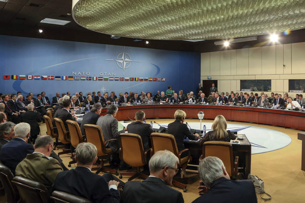 Vista general de la reunión de ministros de Defensa de la OTAN, realizada ayer en Bruselas. /EFE