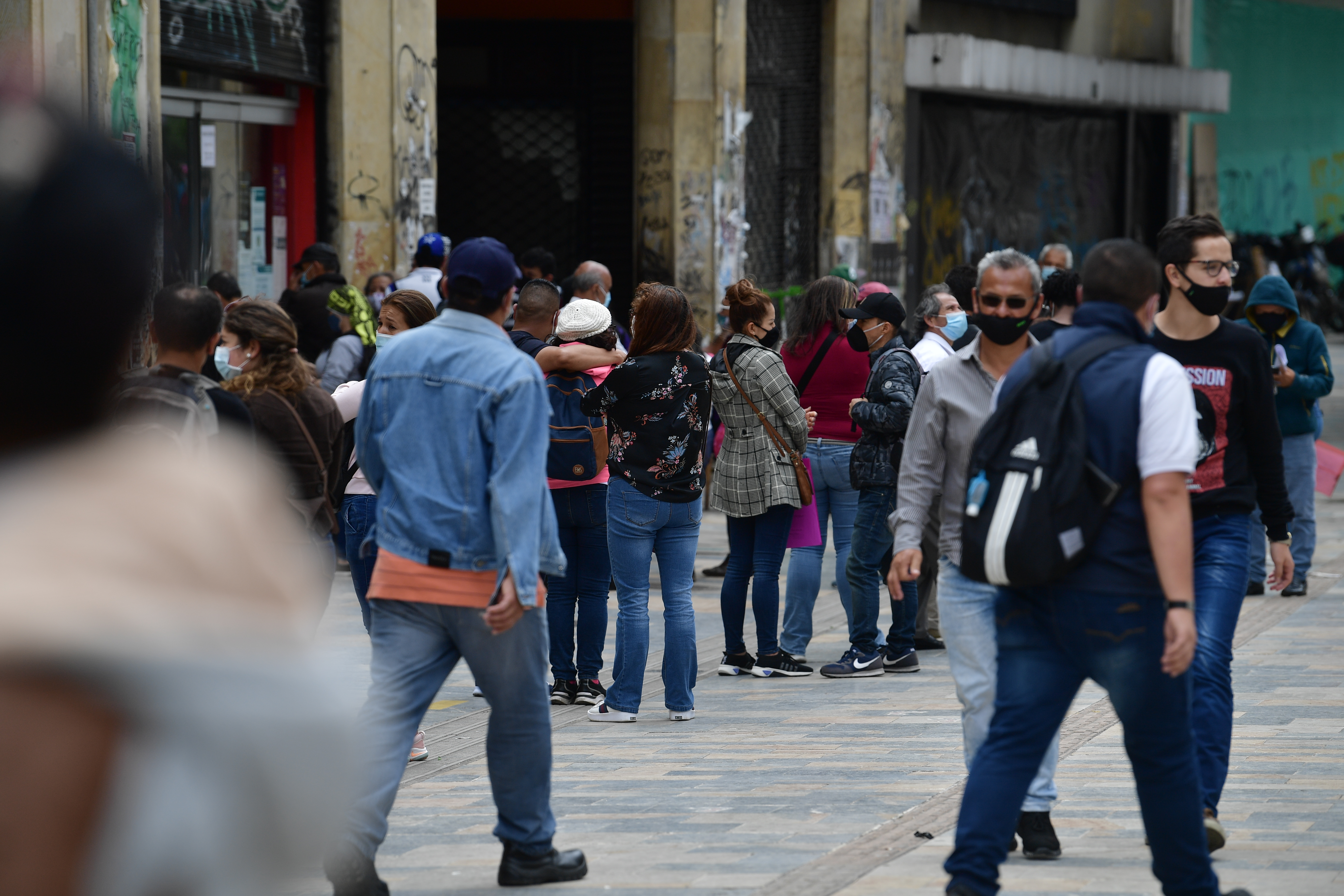 Reactivación económica en el centro de Bogotá durante la tercera ola de la pandemia.