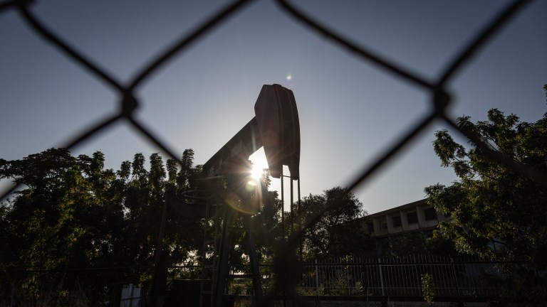 El ranking de las petroleras que más están emitiendo CO2 a la atmósfera