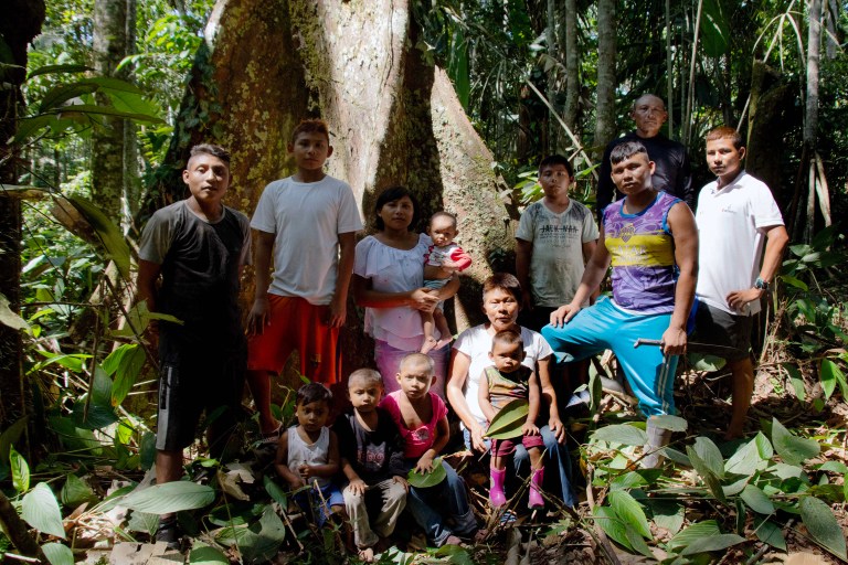 La lucha de una familia nukak por restaurar la Amazonia