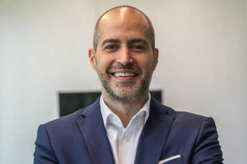 ¿Quién es el director del Centro para la Cuarta Revolución Industrial en Medellín?