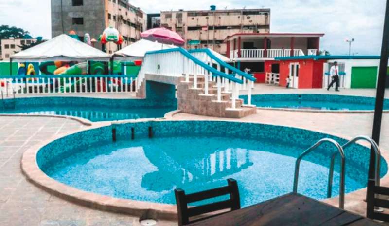 En la cárcel venezolana de Tocorón los presos construyeron piscinas. Desde las celdas que se ven al fondo opera El Tren de Aragua.
/ Cortesía: Connectas