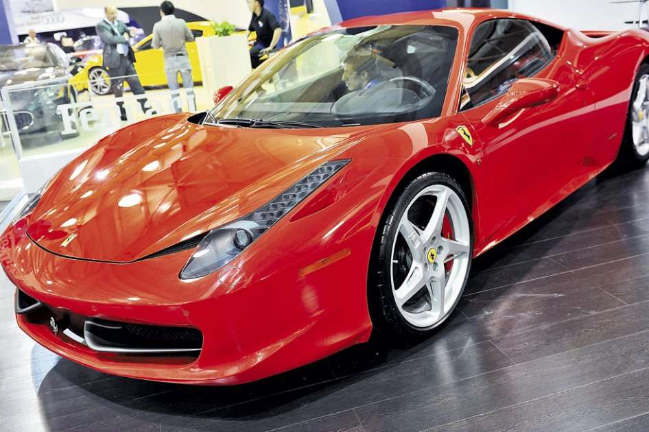 Con 570 caballos de fuerza, el Ferrari 458 Italia es el carro más costoso del Salón del Automóvil. Su precio es de US$460 mil. Quienes lo compren también reciben un modelo a pequeña escala.