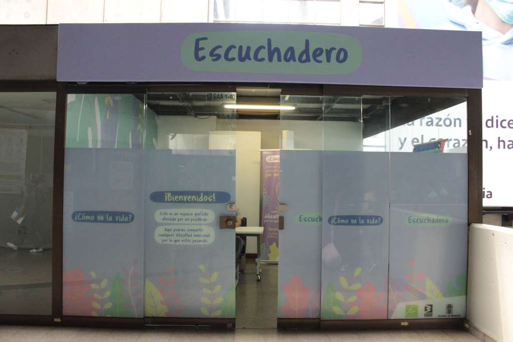 Han sido 4.152 las atenciones prestadas en los escuchaderos del Metro, desde septiembre de 2020.
