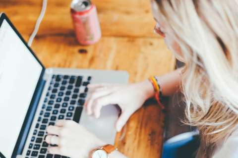 Aborto espontáneo, entre los padecimientos que más preocupan a los colombianos en internet