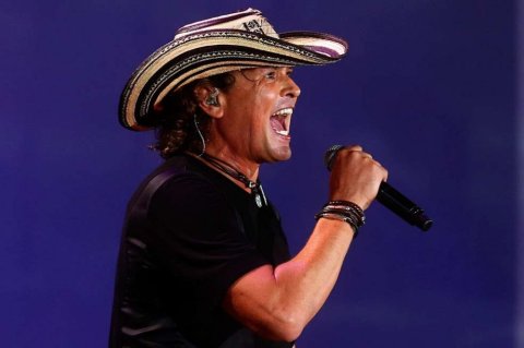 Carlos Vives reprograma su concierto cancelado en Barranquilla