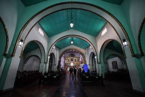 Espacios cerrados y acercamientos: los riesgos de la reapertura de los sitios de culto en Bogotá