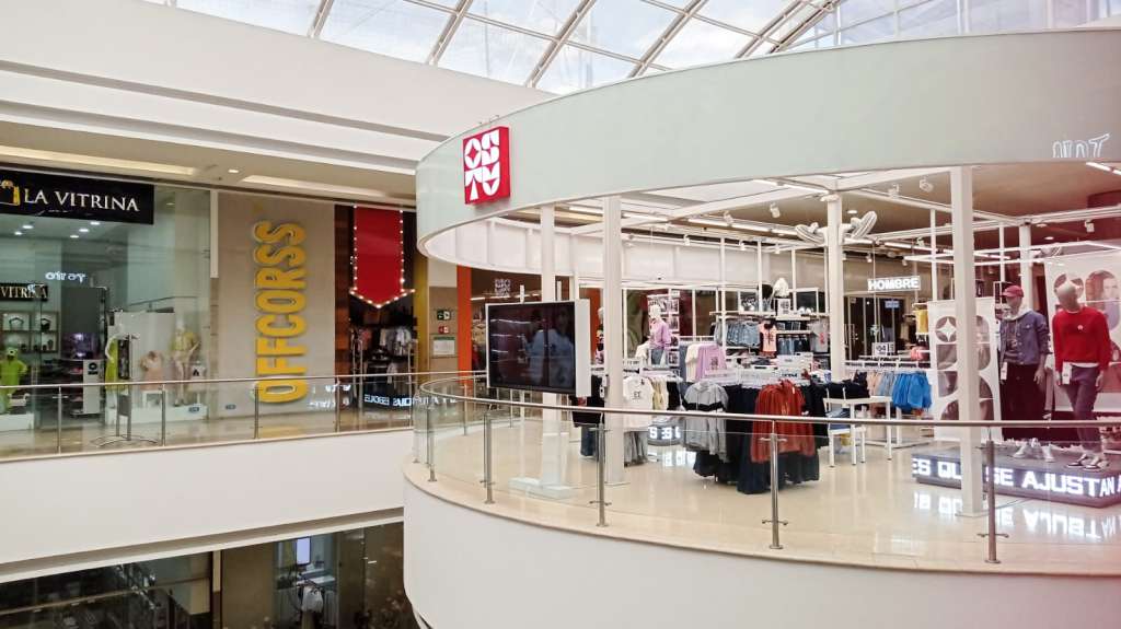 Fachada de una de las 96 tiendas de la nueva marca Ostu. / Cortesía
