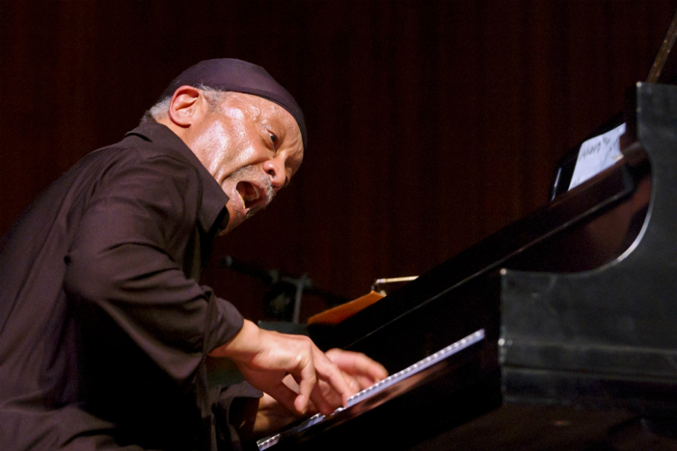 Cecil Taylor tocó durante muchos años al lado del saxofonista Ornette Coleman. / Jack Vartoogian / Getty Images