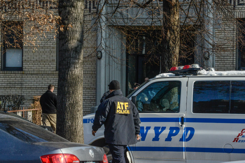 Esta semana un hombre detonó una bomba artesanal sujeta a su cuerpo en un túnel del metro cerca de Times Square y dejó tres transeúntes heridos en un nuevo atentado, tras el cometido con una camioneta grande en Nueva York a fines de octubre. / AFP