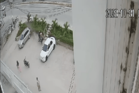 Video: domiciliario provocó la muerte de su novia cuando hacía piruetas en su moto