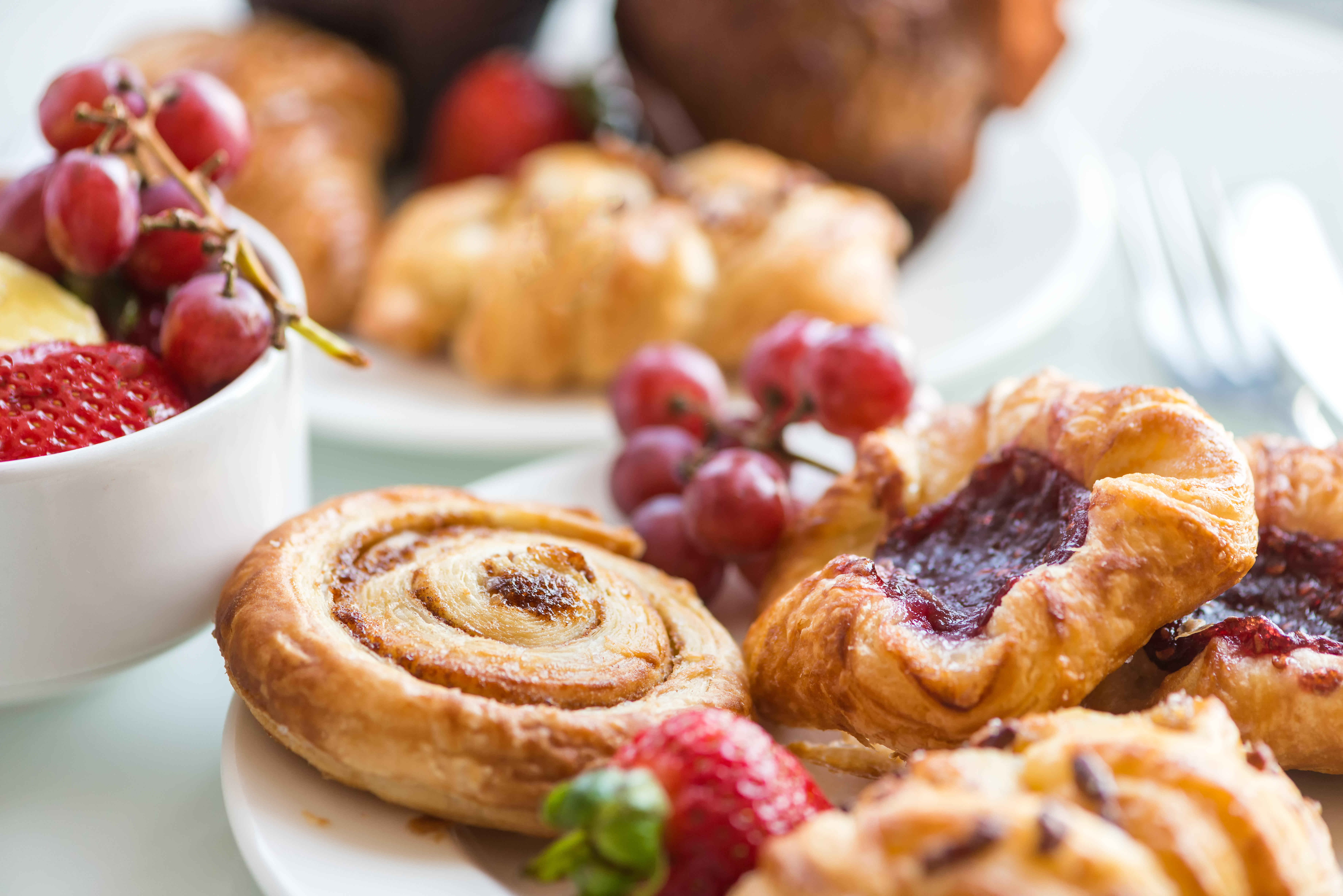 Cinnamon rolls de frutos rojos