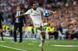 Isco, en el ojo de la tormenta con Solari