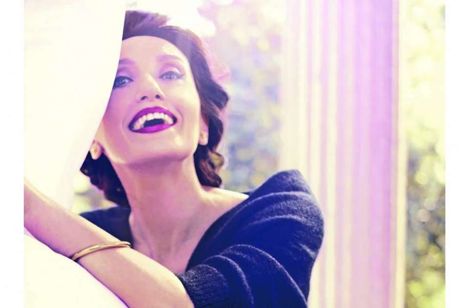 La cantante española interpretará en el Teatro Julio Mario Santo Domingo las canciones de su más reciente disco, ‘Almas gemelas’, y los clásicos que hacen parte de su esencia. / Cortesía Warner Music