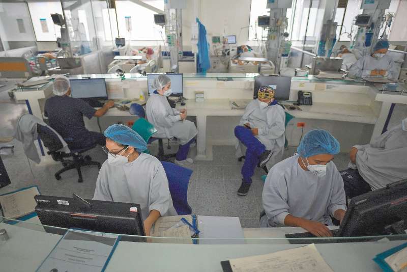 El Gobierno ordenó iniciar el plan de choque en salud que había prometido en campaña, pero todavía enfrenta una pregunta central: cómo financiarlo.