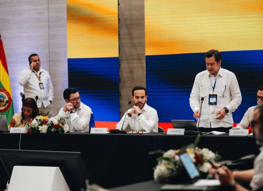 Abelardo de la Espriella durante cumbre de seguridad urbana con alcaldes.