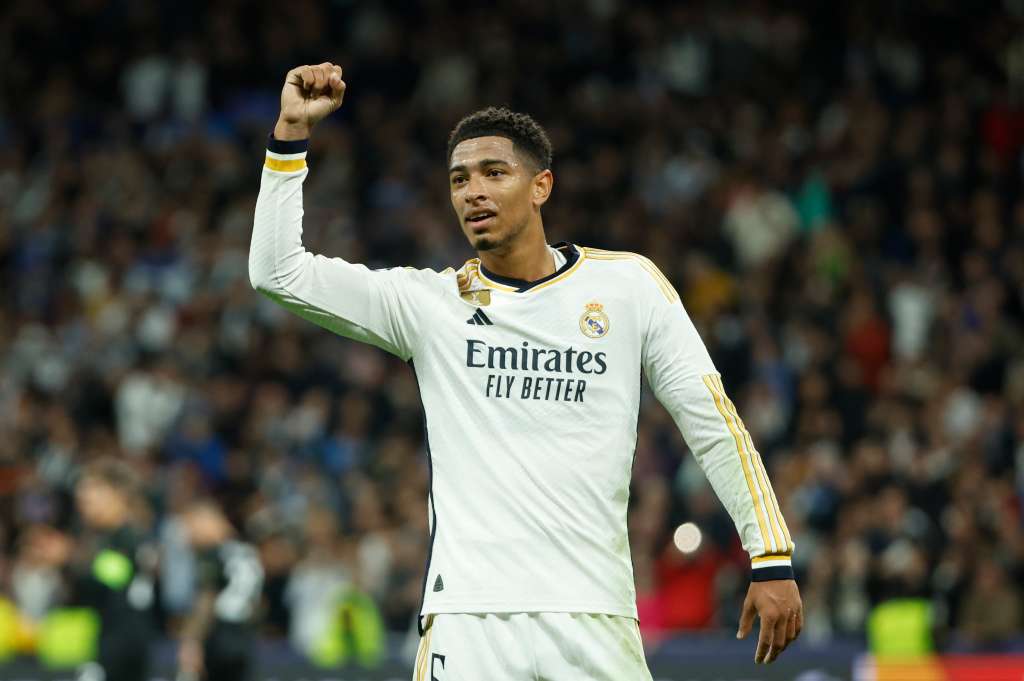 MADRID, 29/11/2023.- El centrocampista inglés del Real Madrid Jude Bellingham celebra el segundo gol de su equipo durante el partido de la fase de grupos de la Liga de Campeones entre el Real Madrid y el Nápoles que se disputa este miércoles en el estadio Santiago Bernabeu. EFE/JuanJo Martín