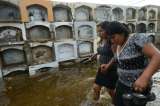 Lluvias en Perú dejan 25 muertos, 243 mil afectados y un cementerio inundado