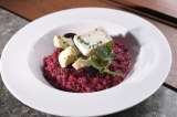 Paso a paso para preparar risotto de remolacha y corazones de alcachofa