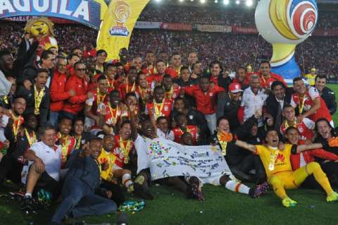 América y  Santa Fe por la Superliga 2021, un título que sirve para salvar el semestre