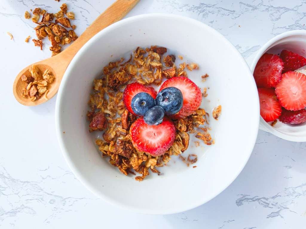 Así se ve la granola, sin azúcar adicionada, en la mesa. /@Cocinableysaludable