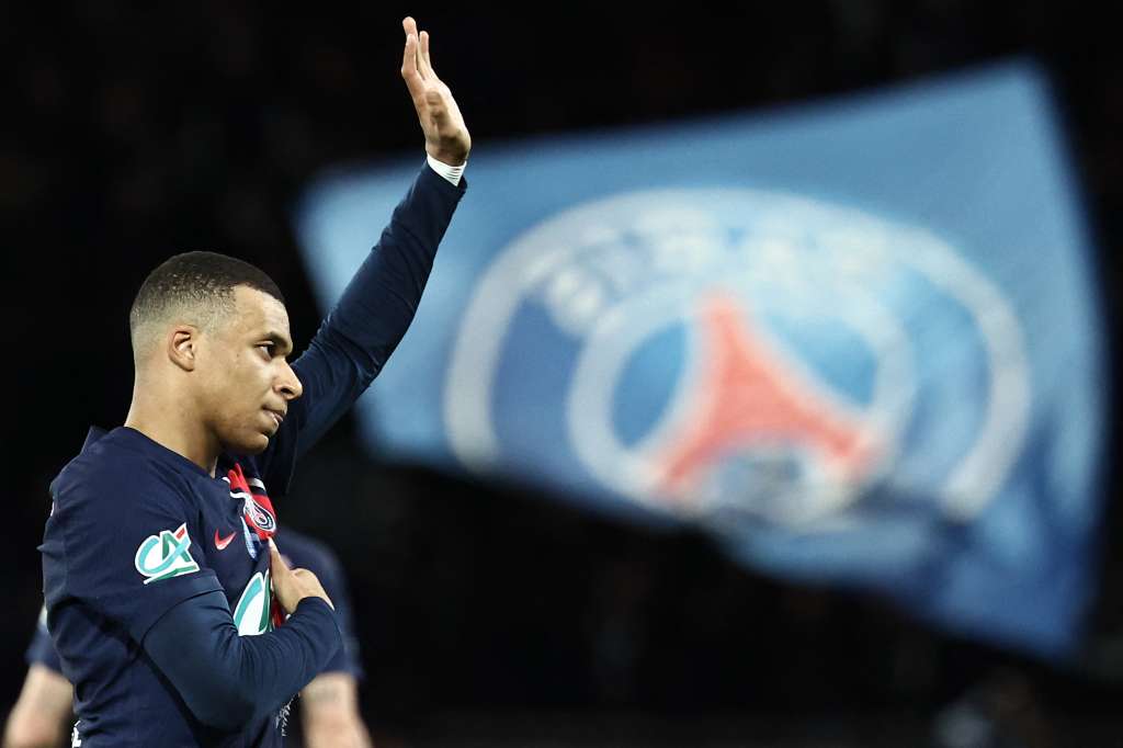 Kylian Mbappé, jugador del PSG, anunció su salida del club.