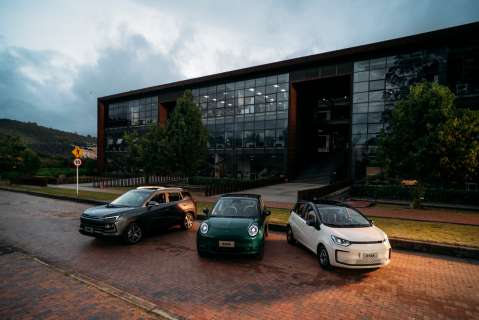 Los tres nuevos carros eléctricos que JAC trajo a Colombia. Esto cuestan