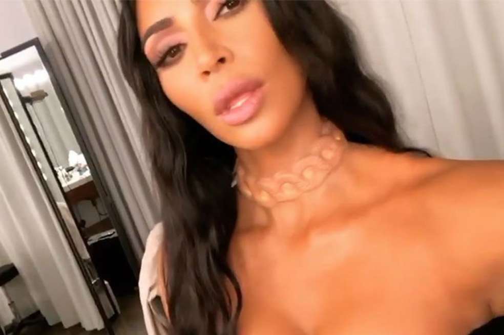 El implante de Kim Kardashian que está dando de qué hablar. / Tomado de Twitter @suavemanage